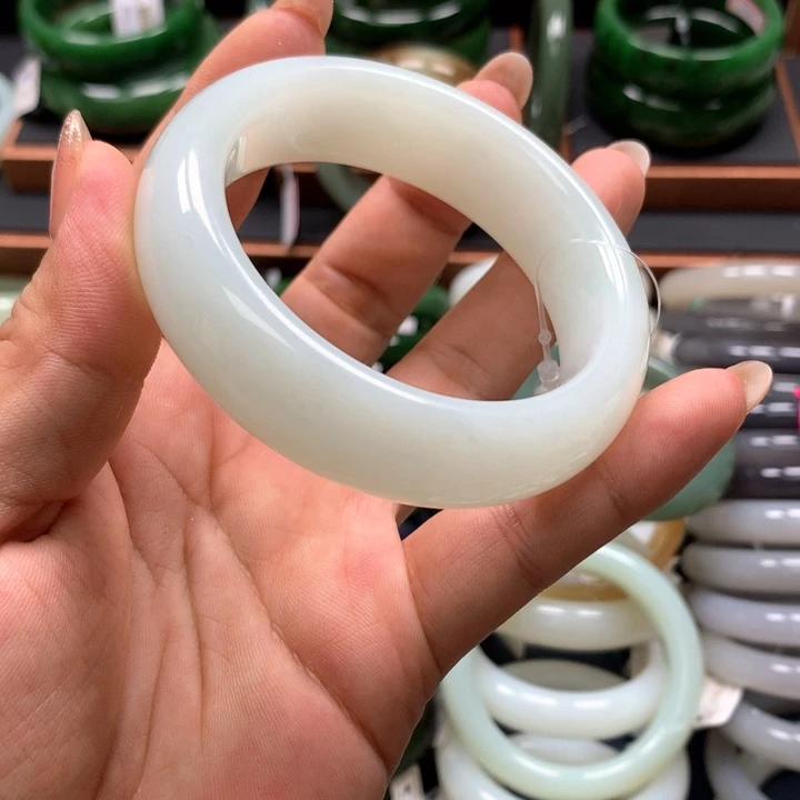 【闪购商品】未镶嵌手镯和田玉