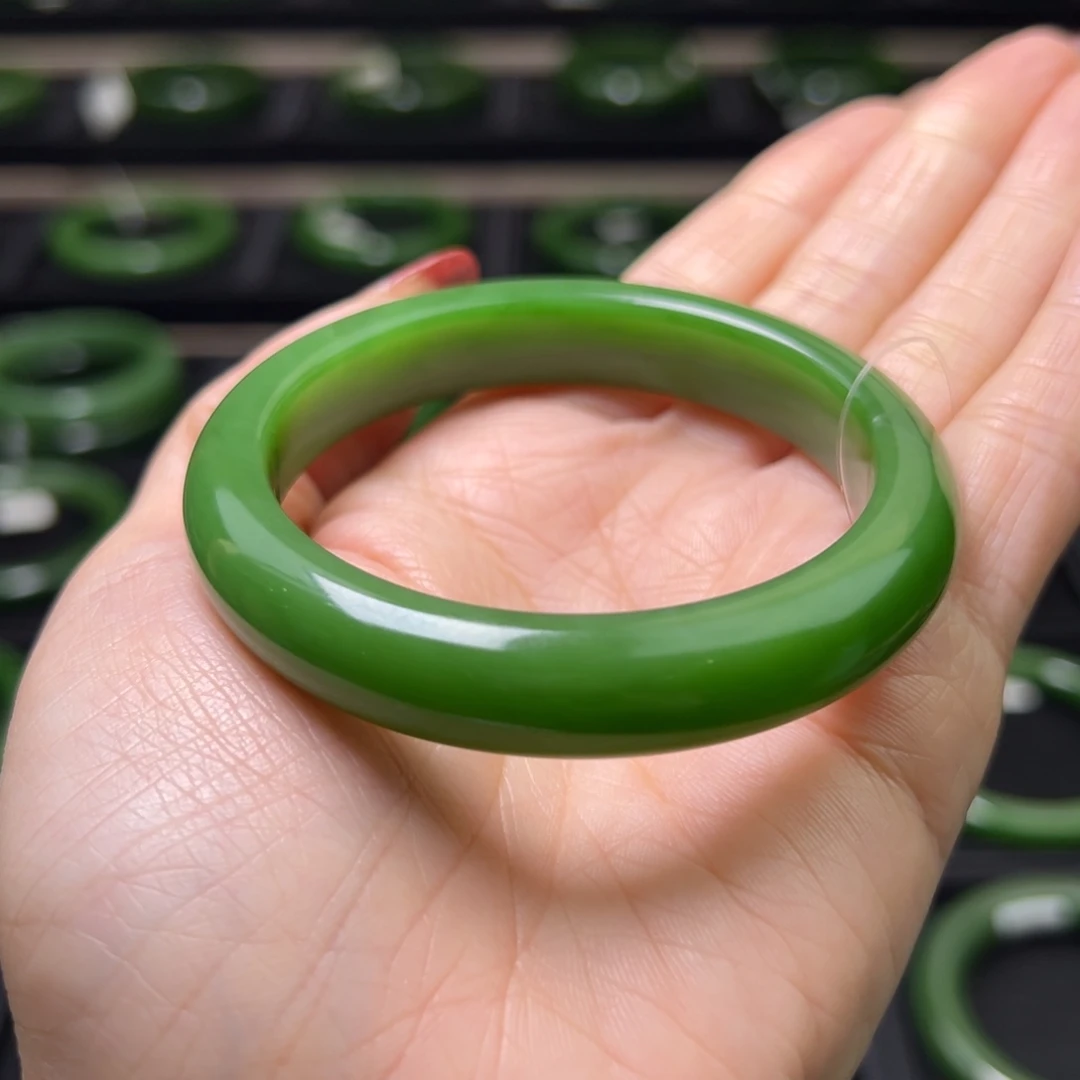 和田玉（碧玉）未镶嵌手镯