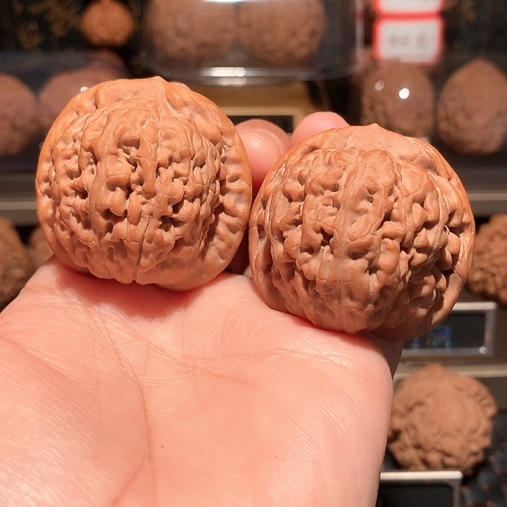 瞧***文玩核桃把件莲花
