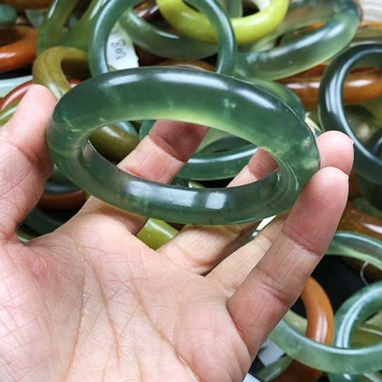 蛇纹石玉手镯未镶嵌茶*饭