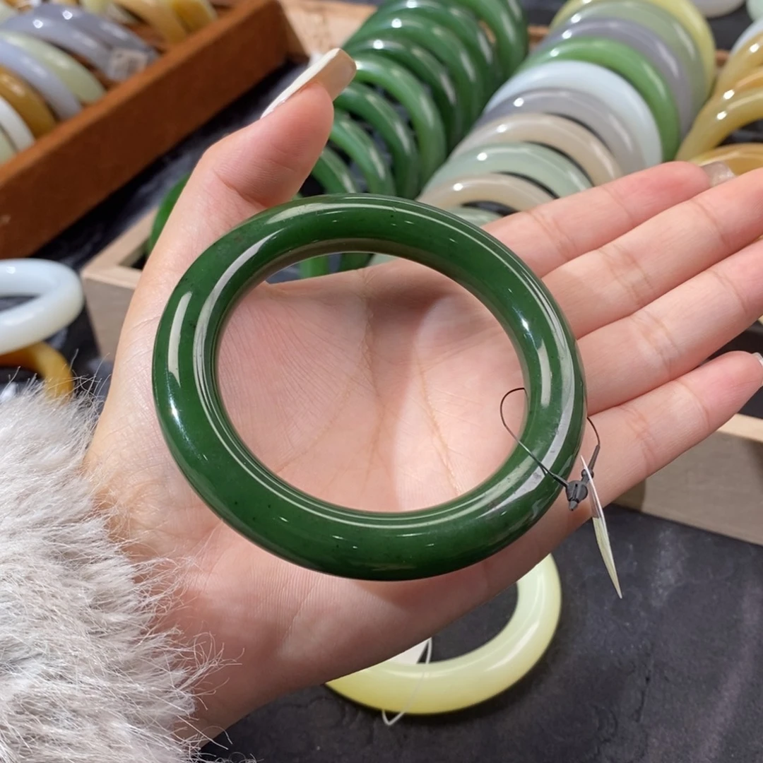 和田玉未镶嵌手镯