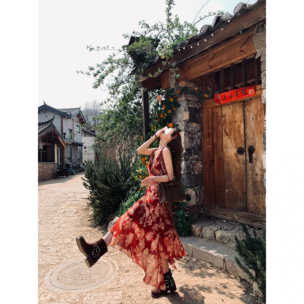 夏日热恋/巨显白红不规则碎花裙中长款国风连衣裙显瘦吊带裙21069