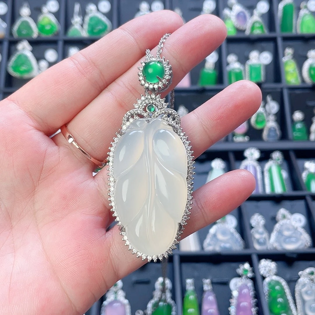 玛瑙/玉髓颈饰未镶嵌