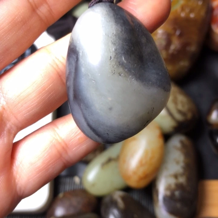 和田玉未镶嵌珠宝奇石