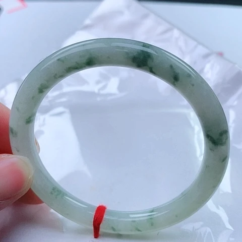 翡翠手镯（圆镯）未镶嵌61 号翡翠手镯