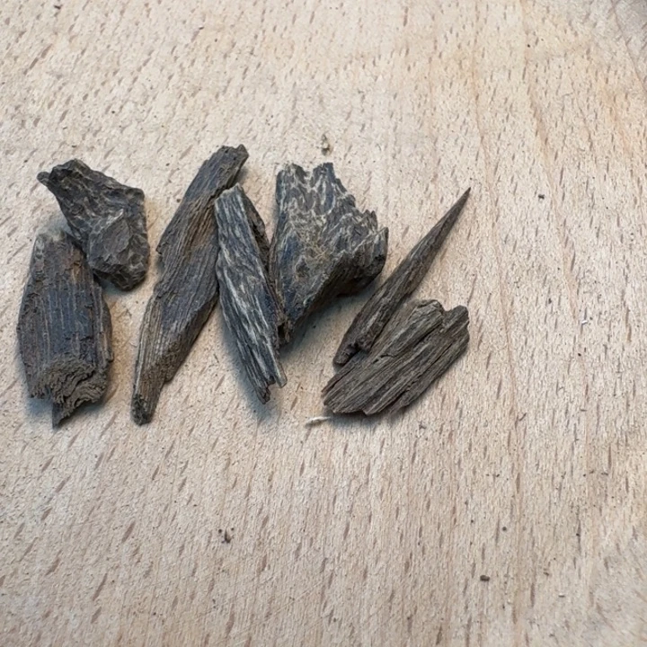 沉水级别柬埔寨树心油2克百花香！