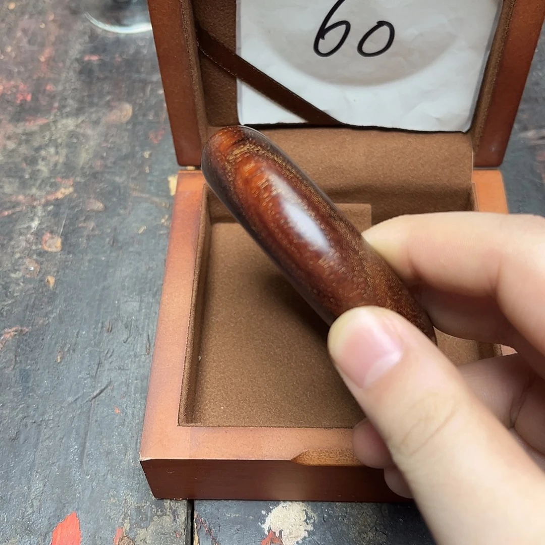 大叶紫檀（黑酸枝木类）