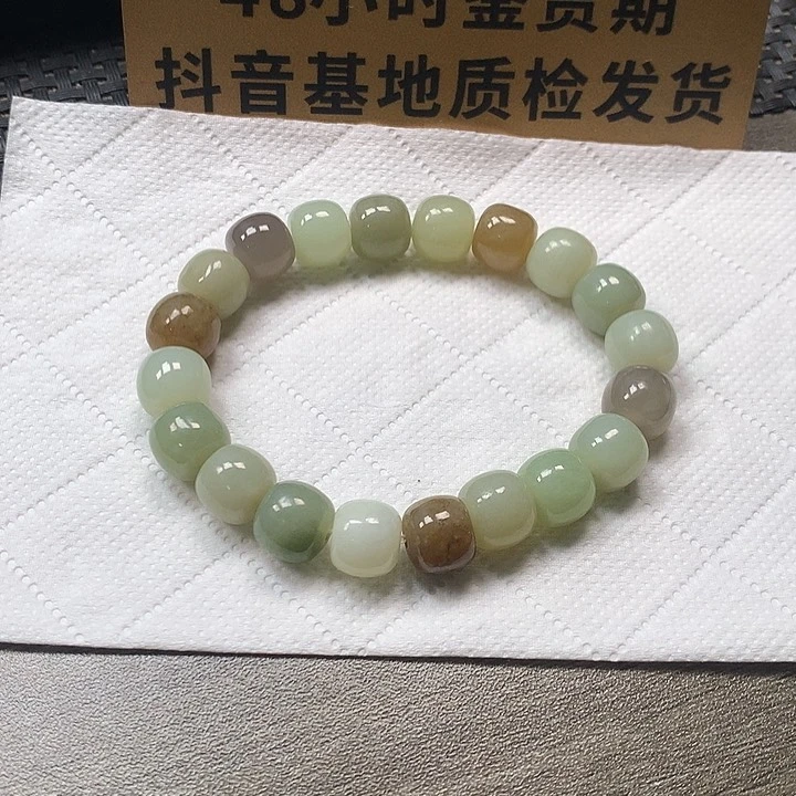 颈饰未镶嵌和田玉小**?卡10