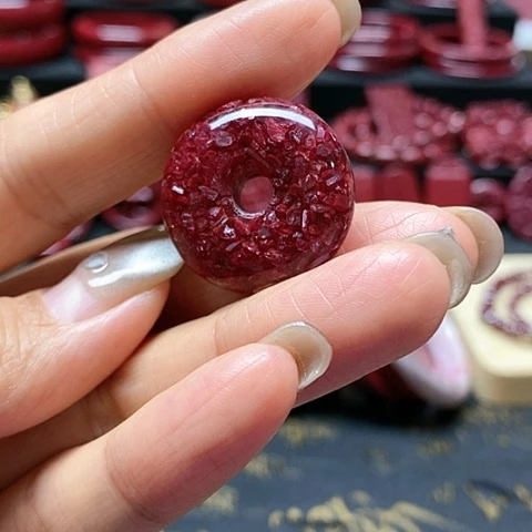 天然辰砂晶体平安扣