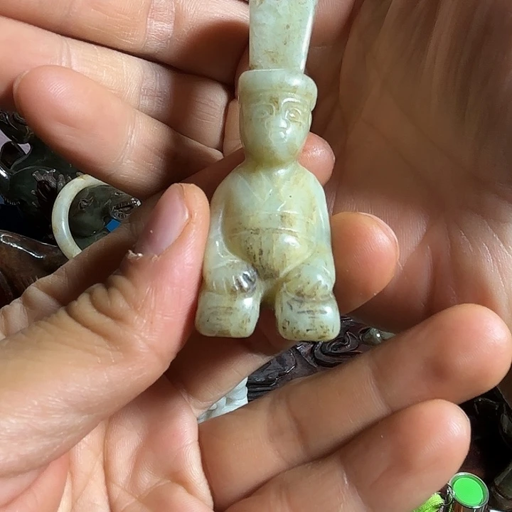 和田玉未镶嵌把件