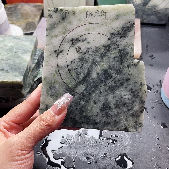 石英质玉未镶嵌手镯定制