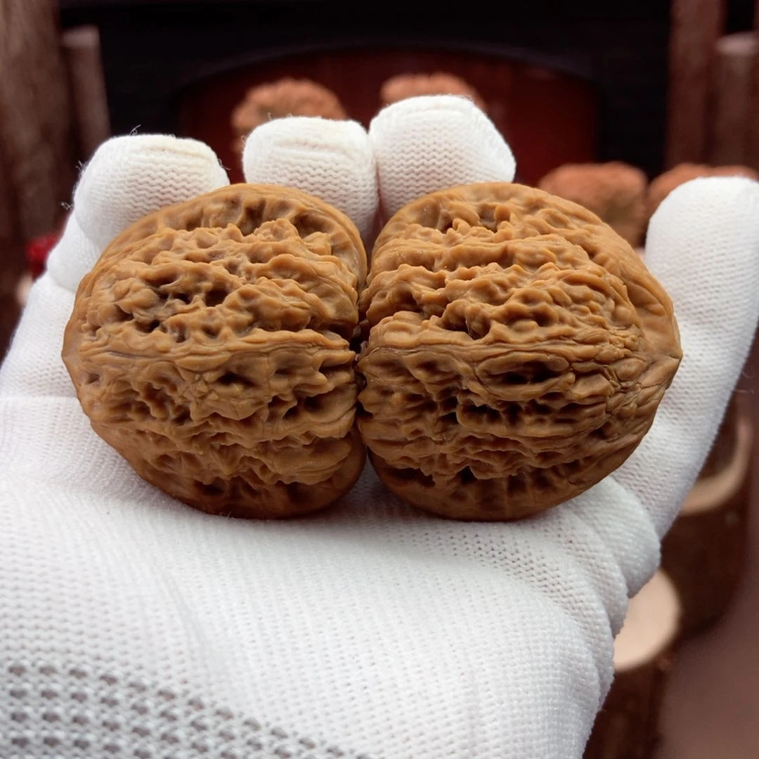 文玩核桃把件三角凹底拉丝42.41.38.5.46.6克