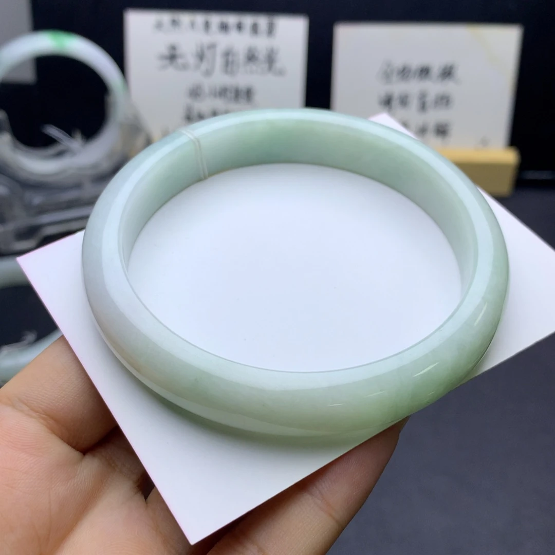 翡翠未镶嵌手镯58号65.3-12.2-8.4