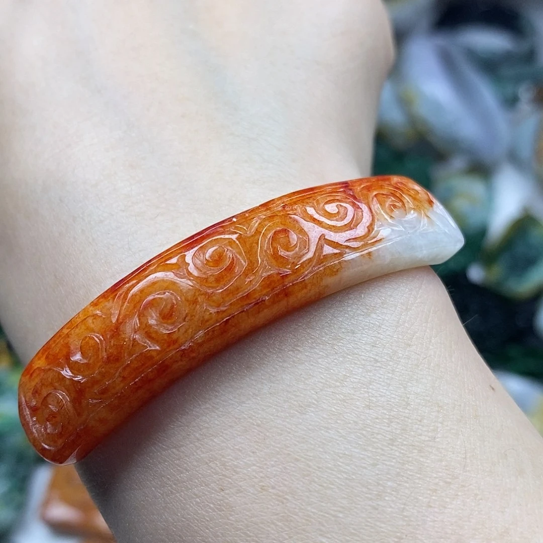 翡翠未镶嵌颈饰手牌