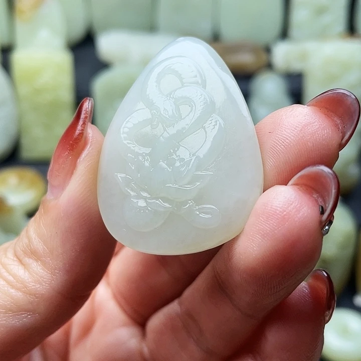 和田玉（糖玉）未镶嵌颈饰