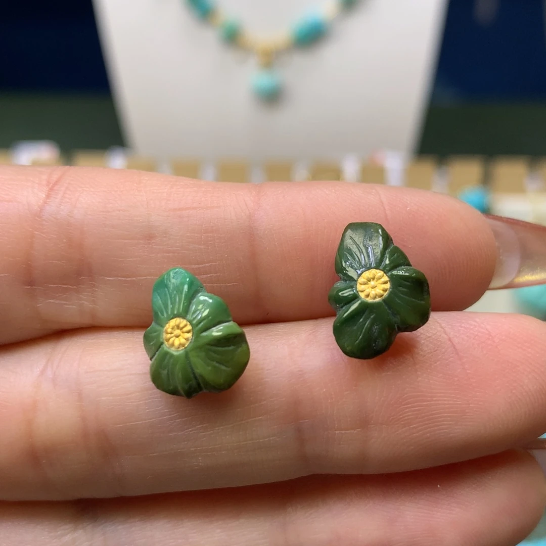 绿松石耳钉18K金镶嵌