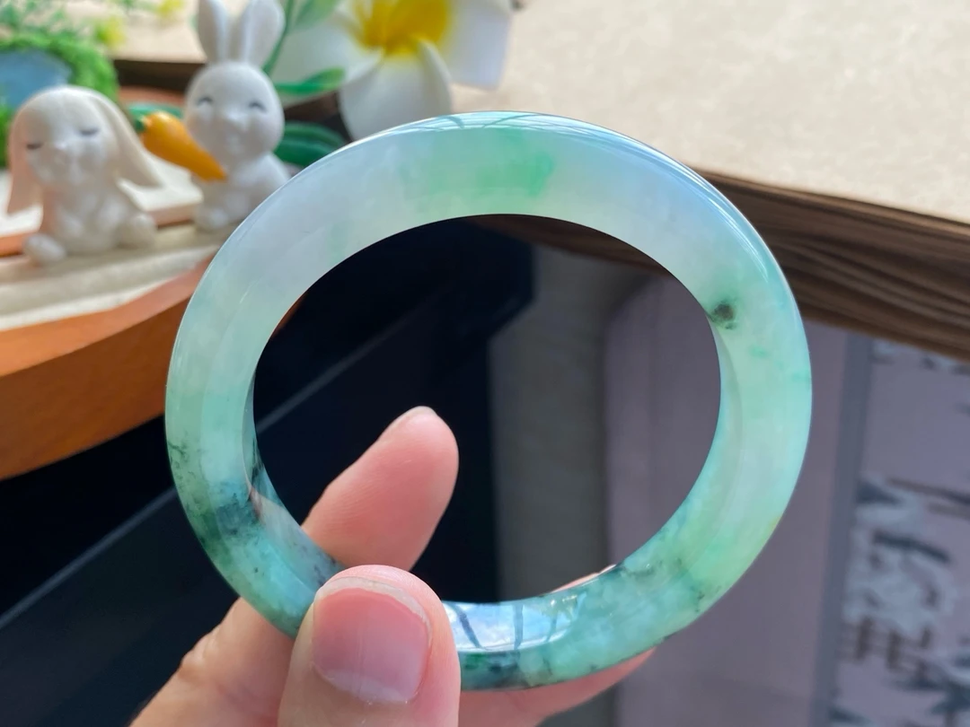 127盘13629号54.8-10.6-8.8！双翠叠嶂！是自然泼墨的浓翡翠手镯