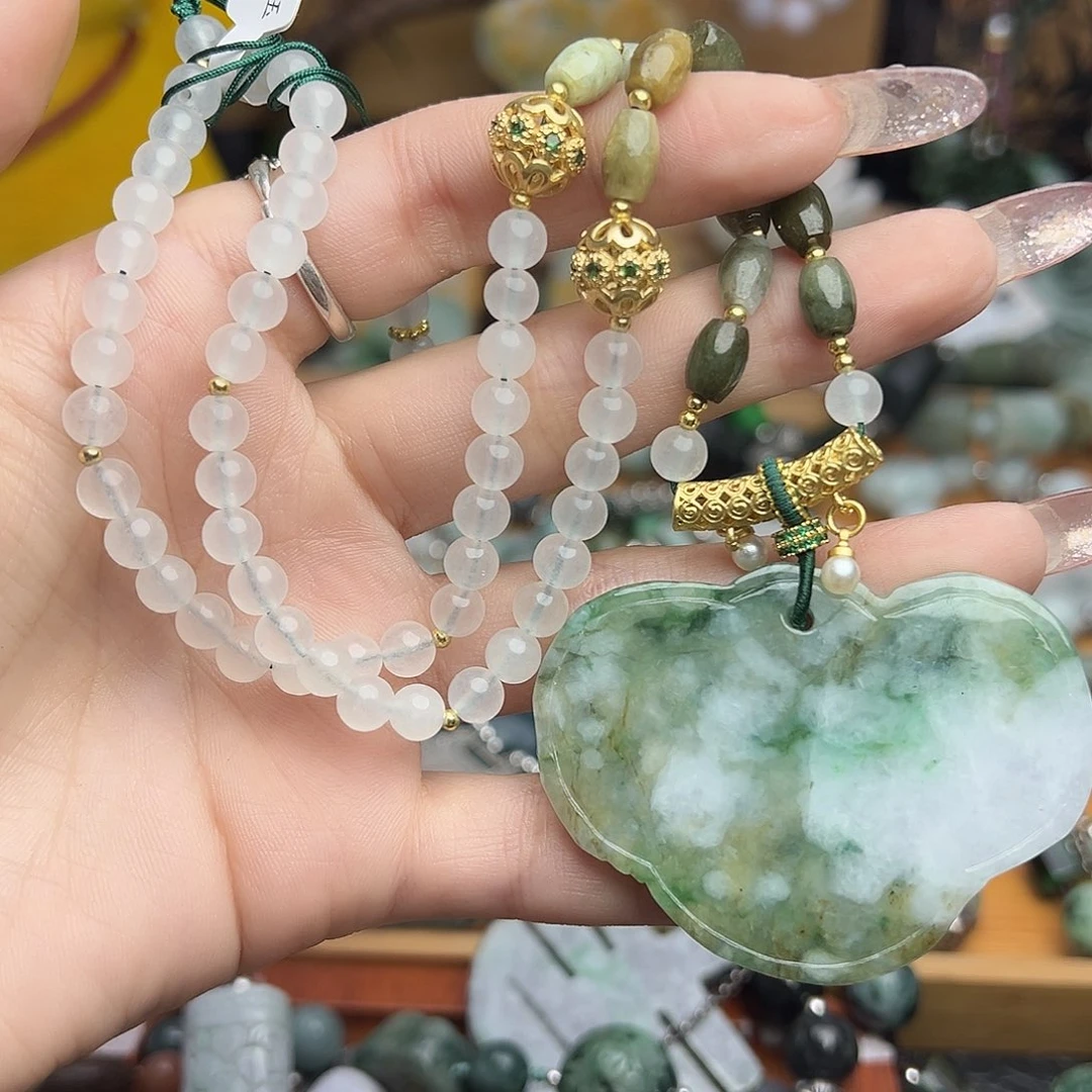 翡翠颈饰未镶嵌吊坠