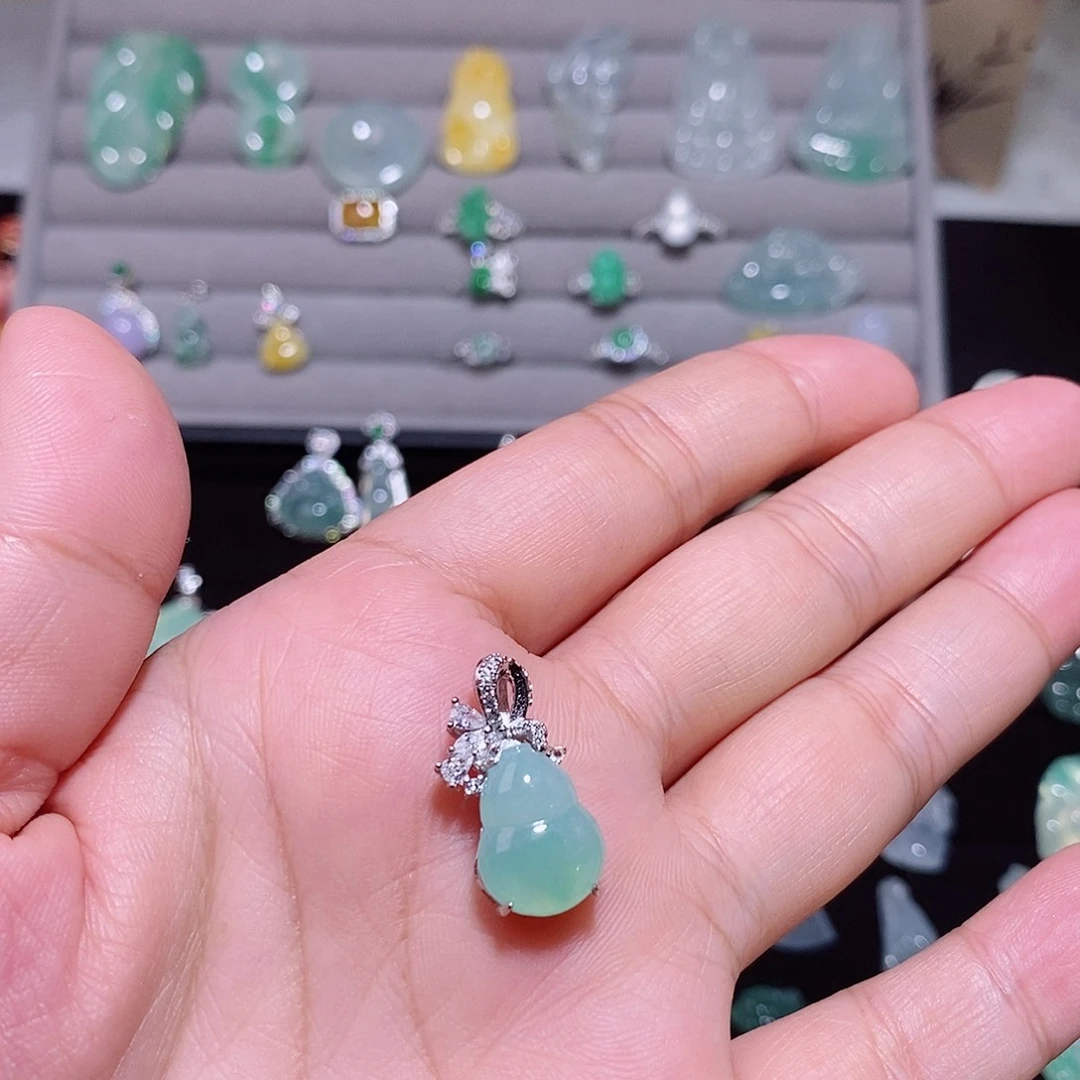 ꧁***李翡翠银S925镶嵌颈饰葫芦