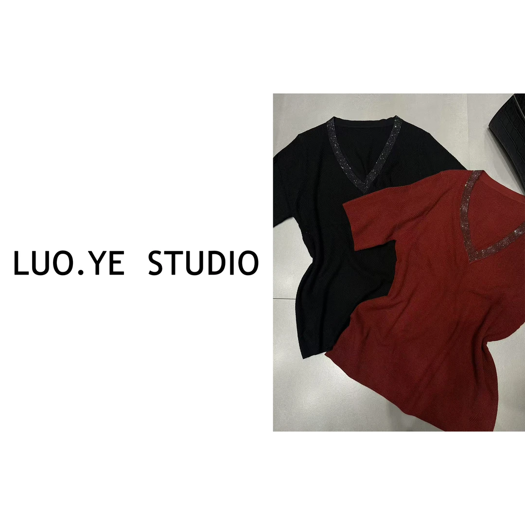 罗爷 ·【秋色慕斯】细羊毛V领烫钻上衣短袖T恤欧货百搭休闲时尚气质