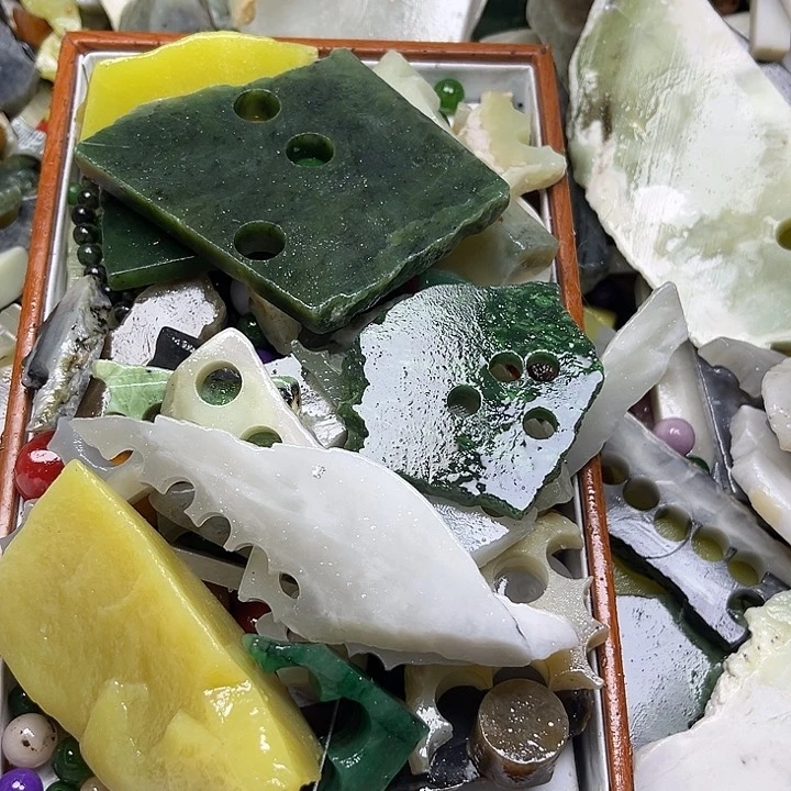 未镶嵌透闪石质玉珠宝奇石三**爱