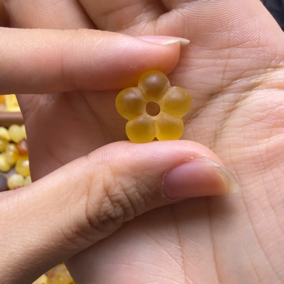 蜜蜡未镶嵌珠宝奇石