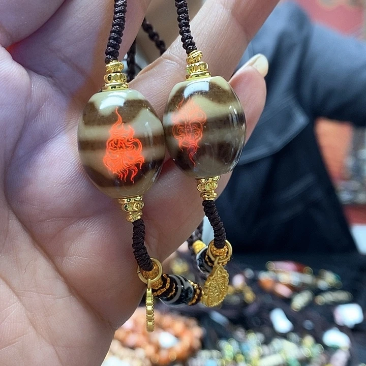 合金颈饰玛瑙/玉髓发其一