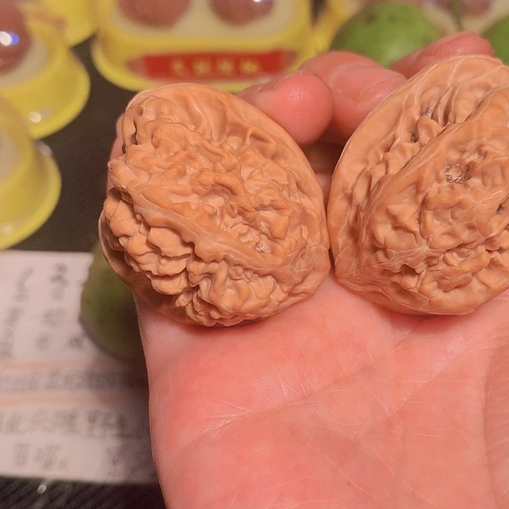 文玩核桃吊坠38尺马蹄