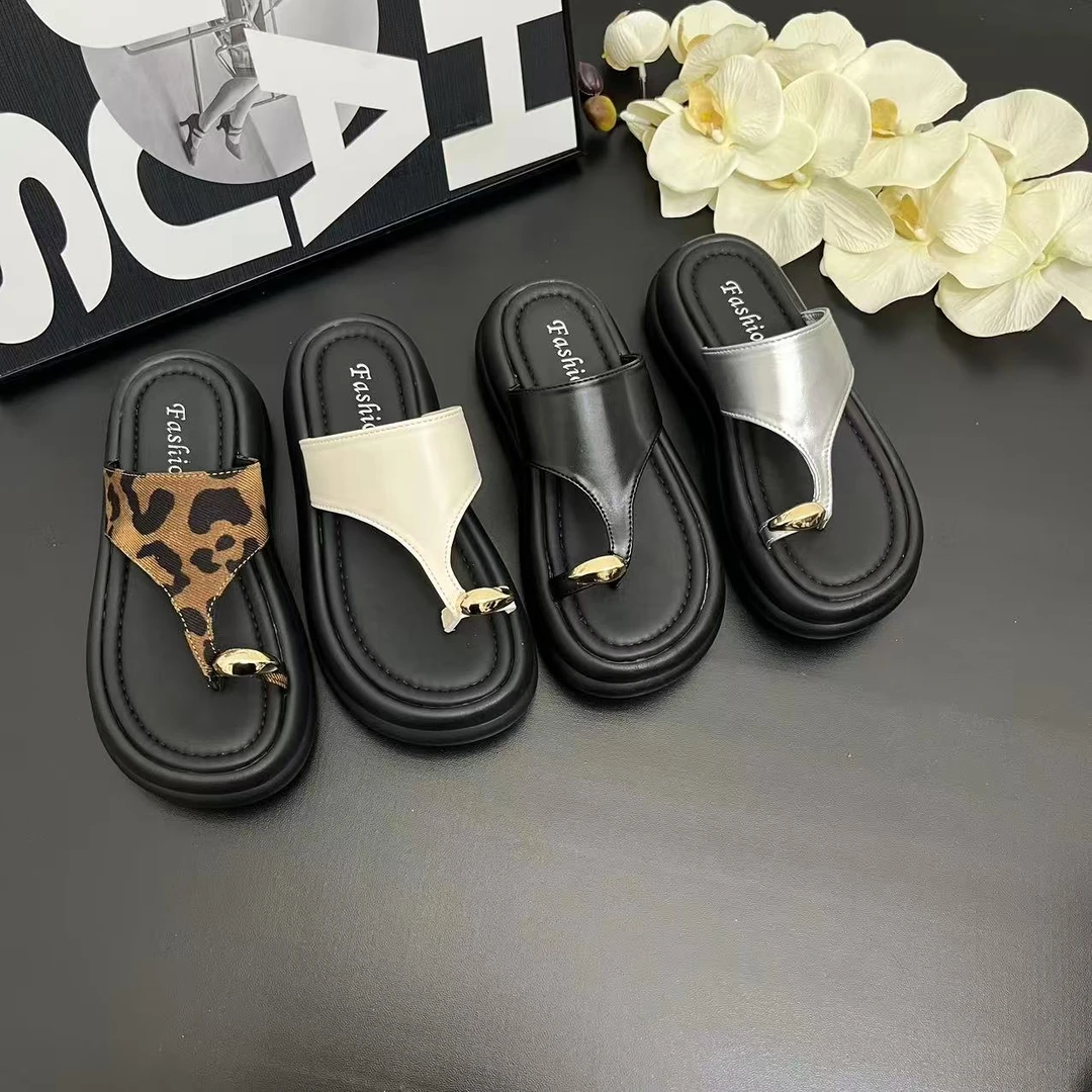 厚底增高百搭套趾凉拖鞋女夏季外穿2025新款配裙子沙滩凉鞋一字拖