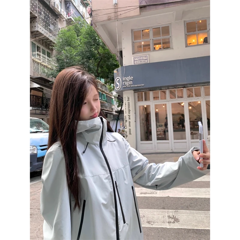 氧气周末 / 软壳款港风连帽冲锋衣登山服13862花契200斤胖mm时尚