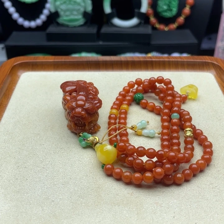 翡翠未镶嵌颈饰红翡翠貔貅