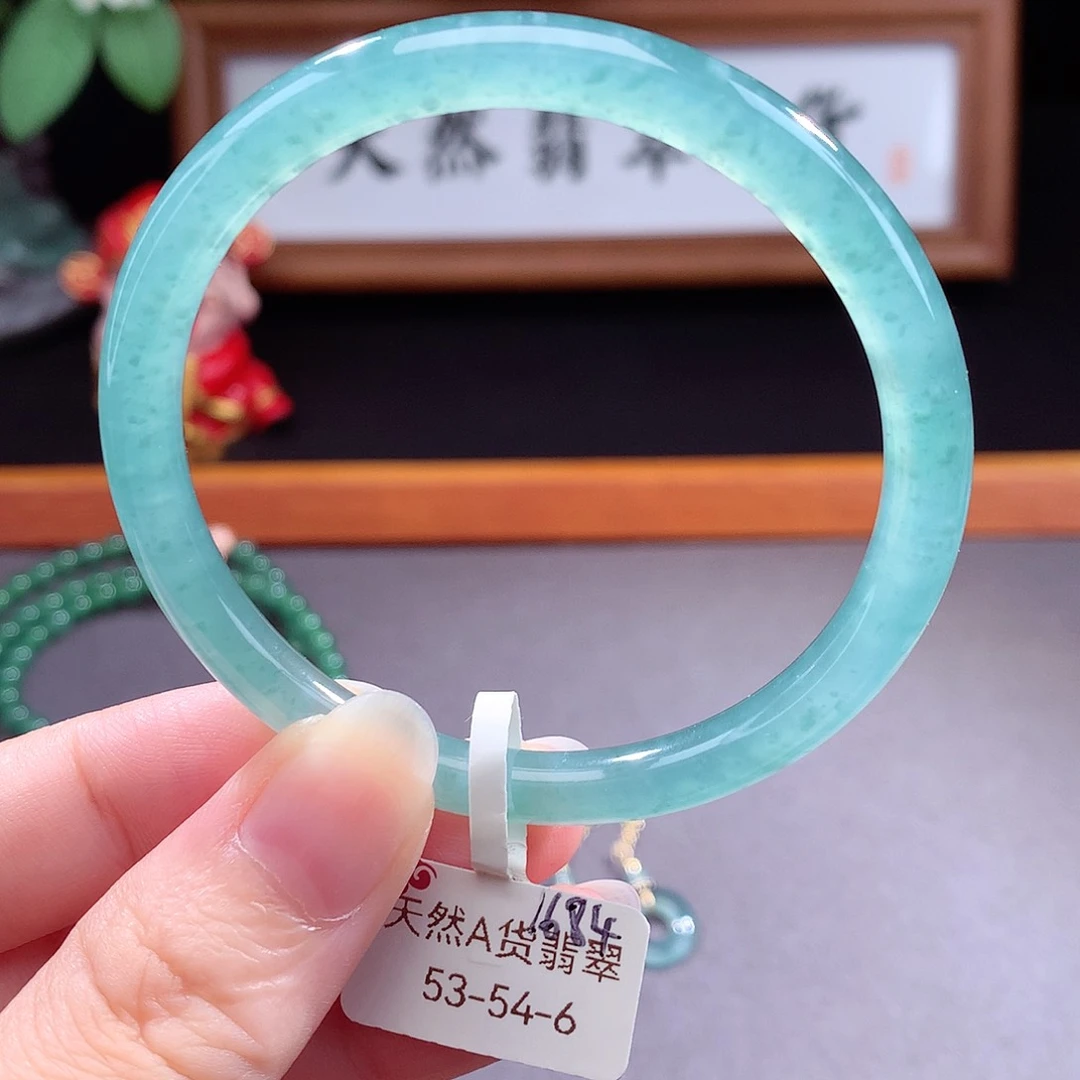 未镶嵌手镯（圆镯）翡翠