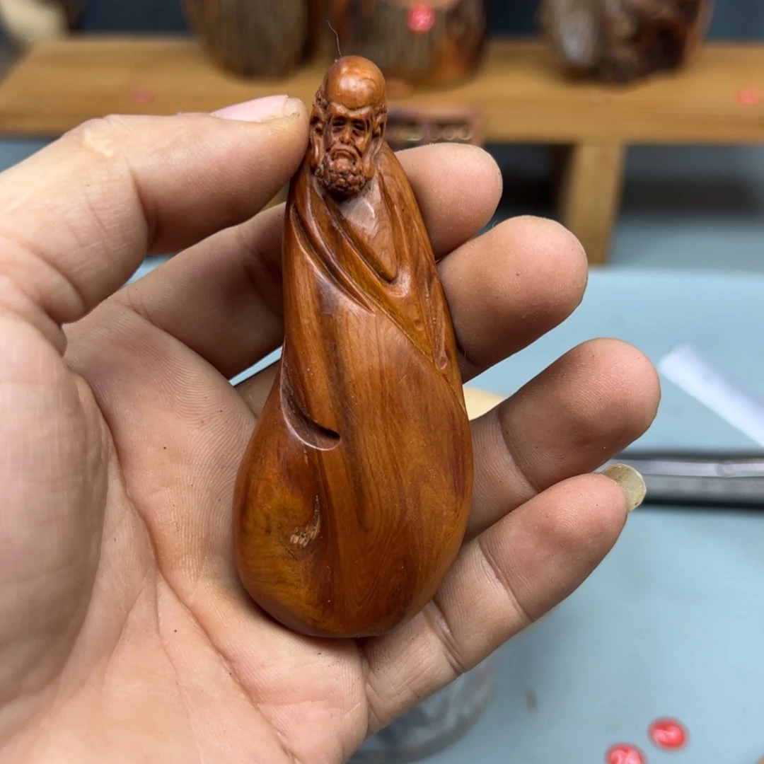 盔***甲木崖柏木摆件手把件