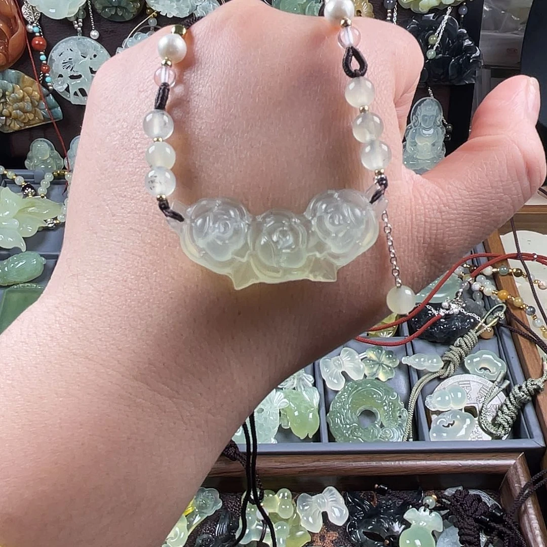 岫玉未镶嵌吊坠(赠链)