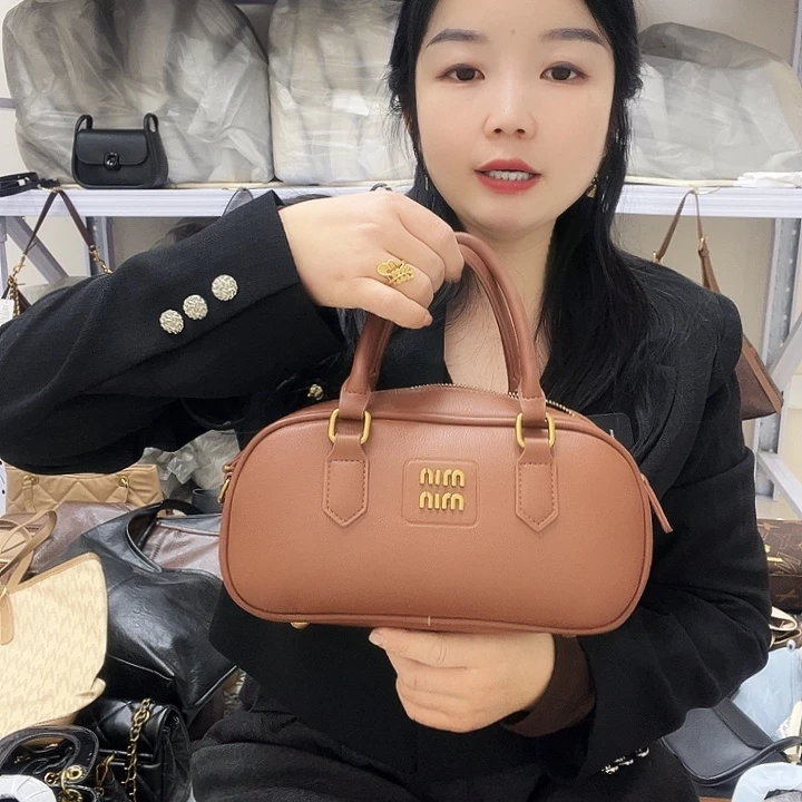 绵羊皮（革）牛剖层皮革羊皮（革）小牛剖层皮革PU牛皮（革）P