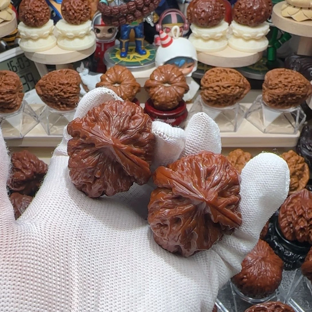 文玩核桃吊坠38红锦里