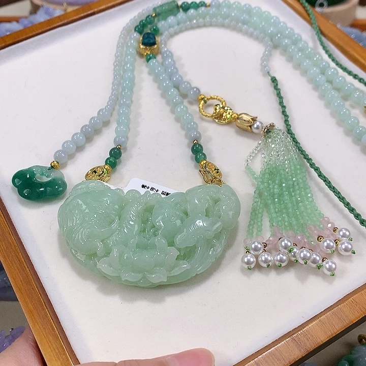 翡翠未镶嵌颈饰翡翠吊坠