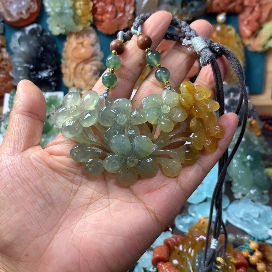 蛇纹石玉未镶嵌挂坠