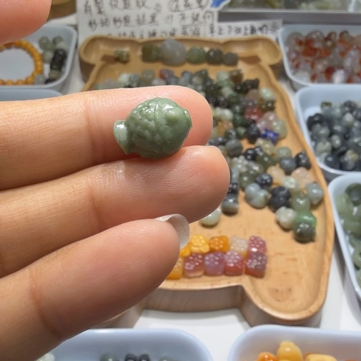 和田玉未镶嵌珠宝半成品