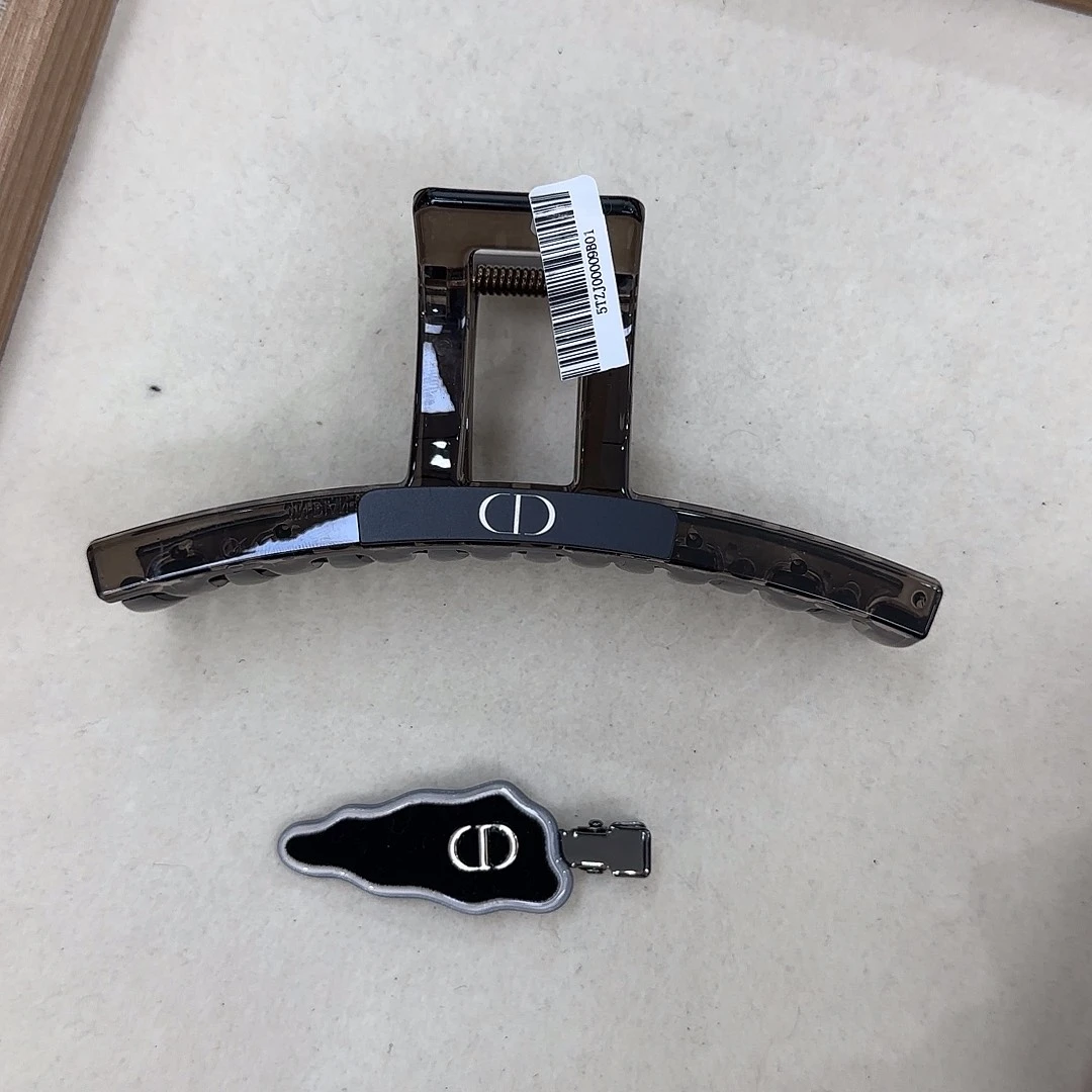 皮质铁合金夹子36