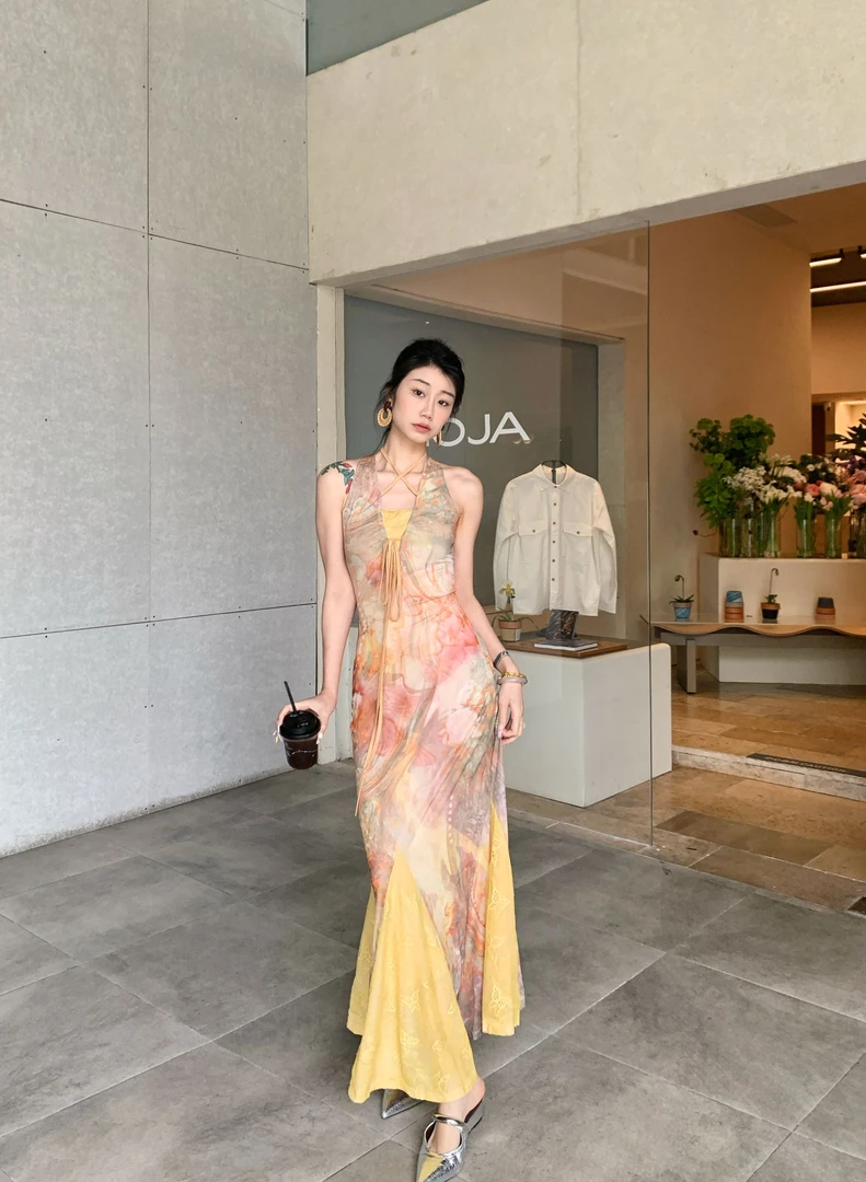 新中式“琉璃秘境”金色连背挂脖连衣裙女浪漫印花蕾丝大裙摆鱼尾裙