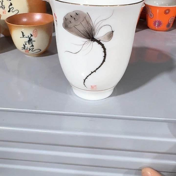 主人杯一个，瓷瓷！品茗瓷^_^