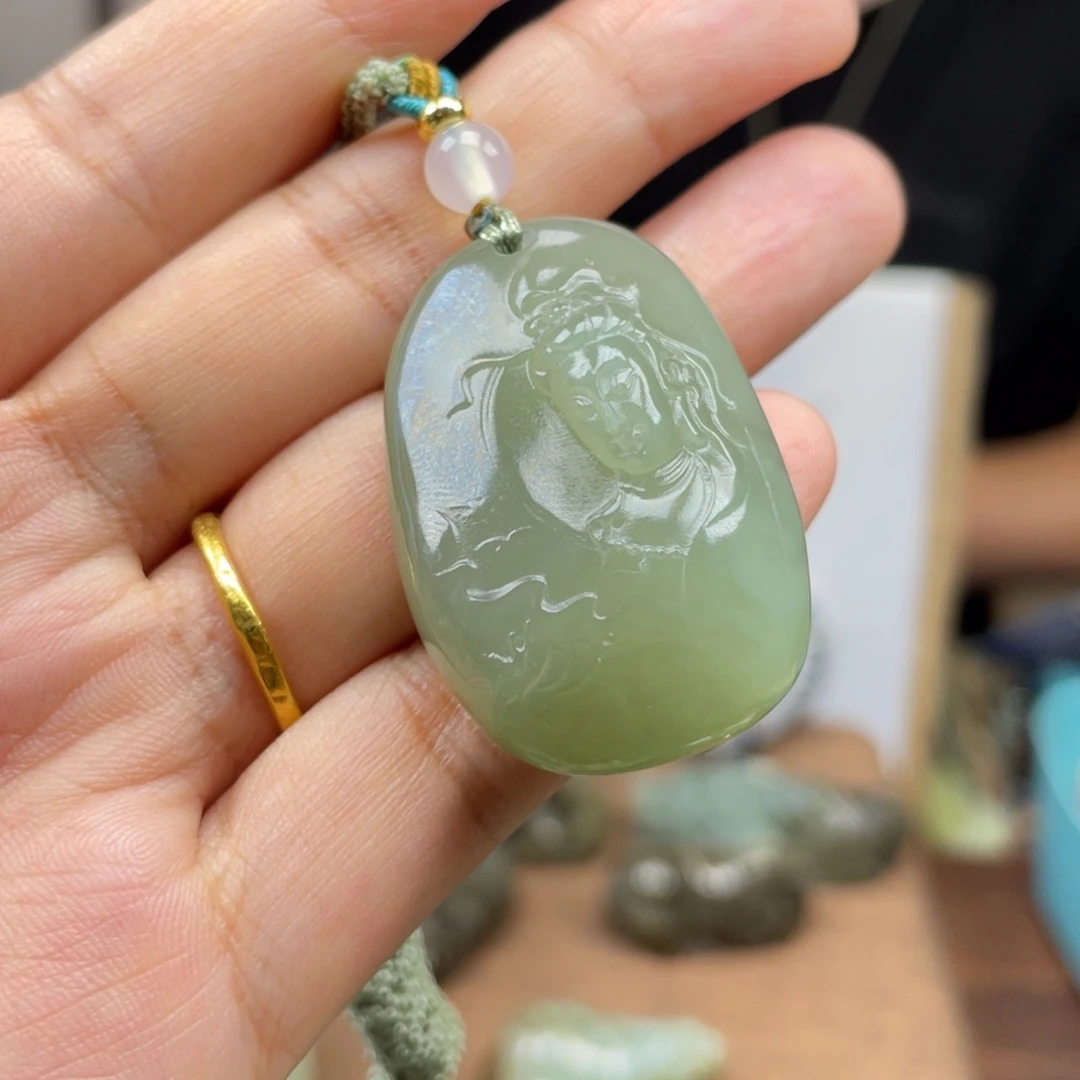 和田玉未镶嵌颈饰