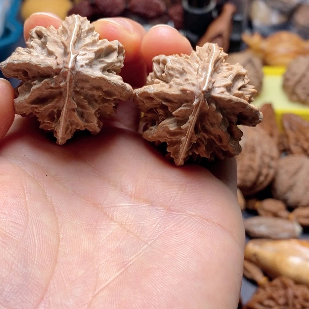 文玩核桃吊坠瑕疵52