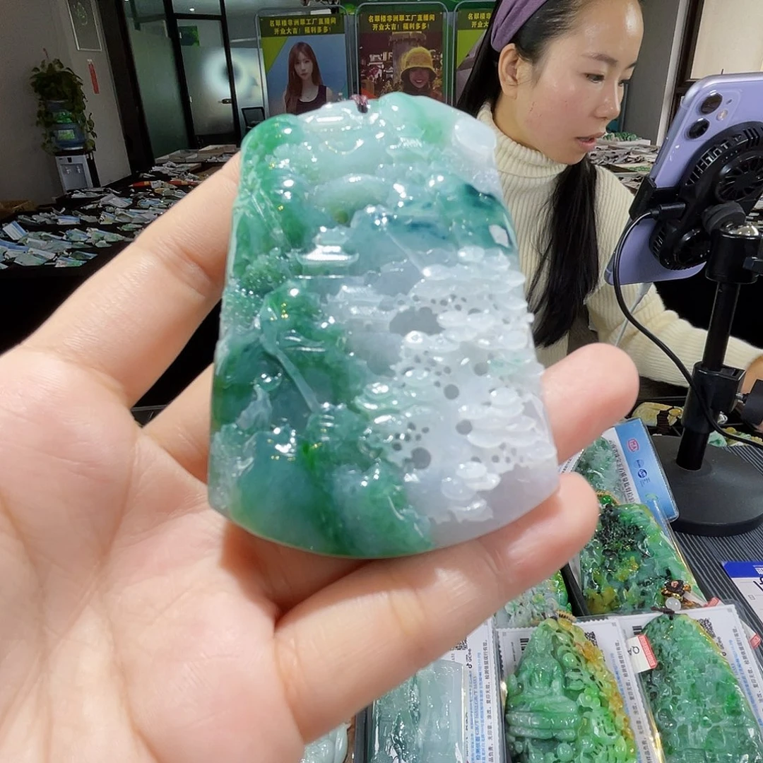 颈饰未镶嵌翡翠一