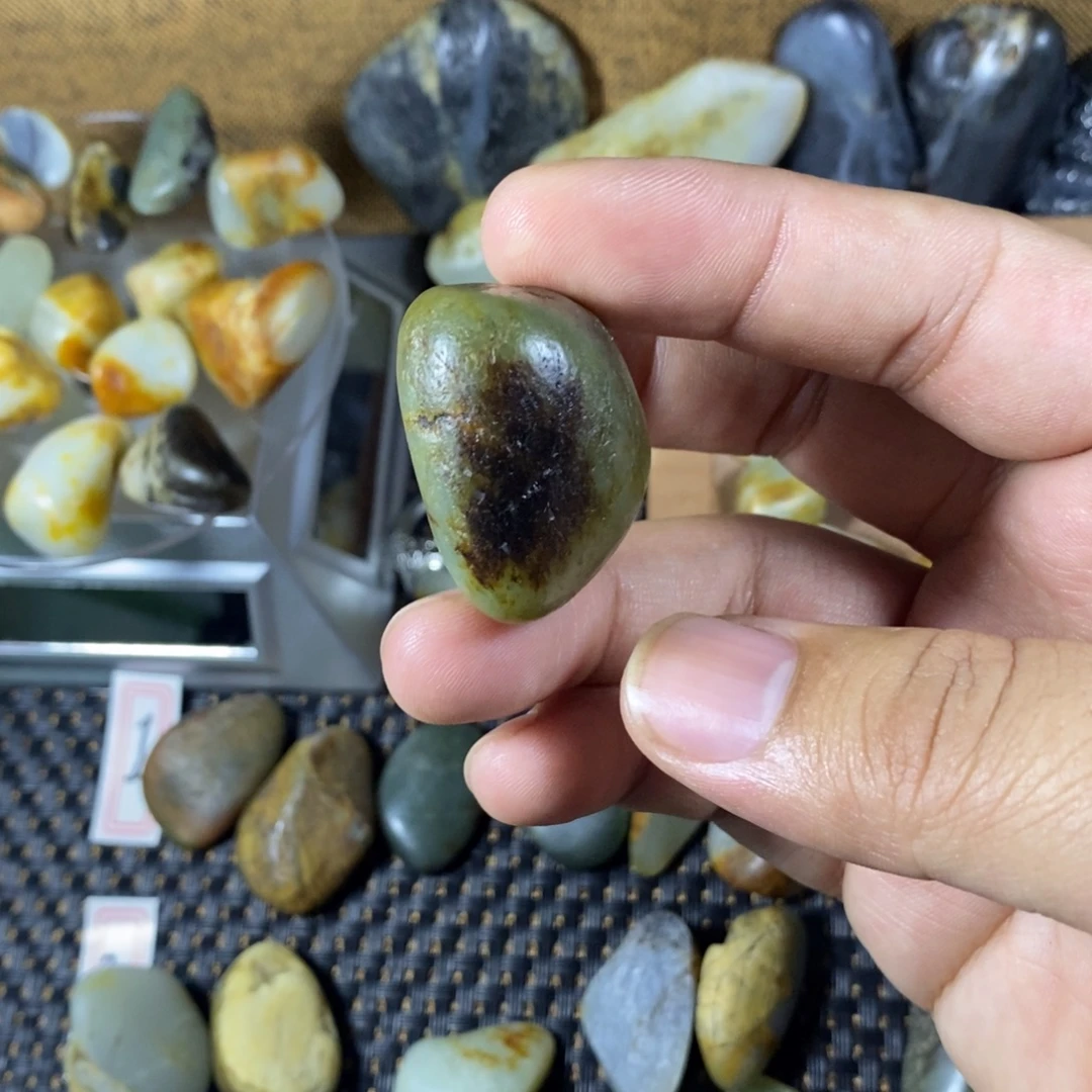 黄****和田玉（糖玉）未镶嵌挂件