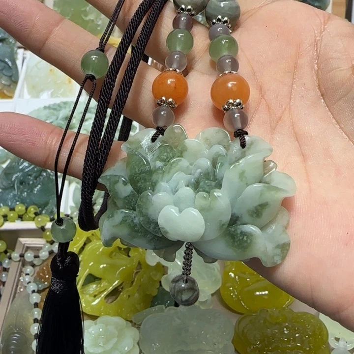 蛇纹石玉吊坠未镶嵌