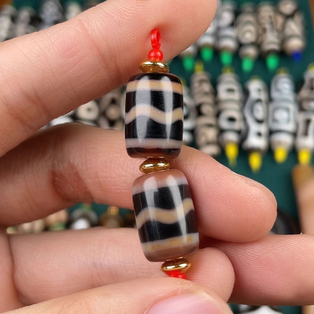 玛瑙/玉髓裸珠虎牙