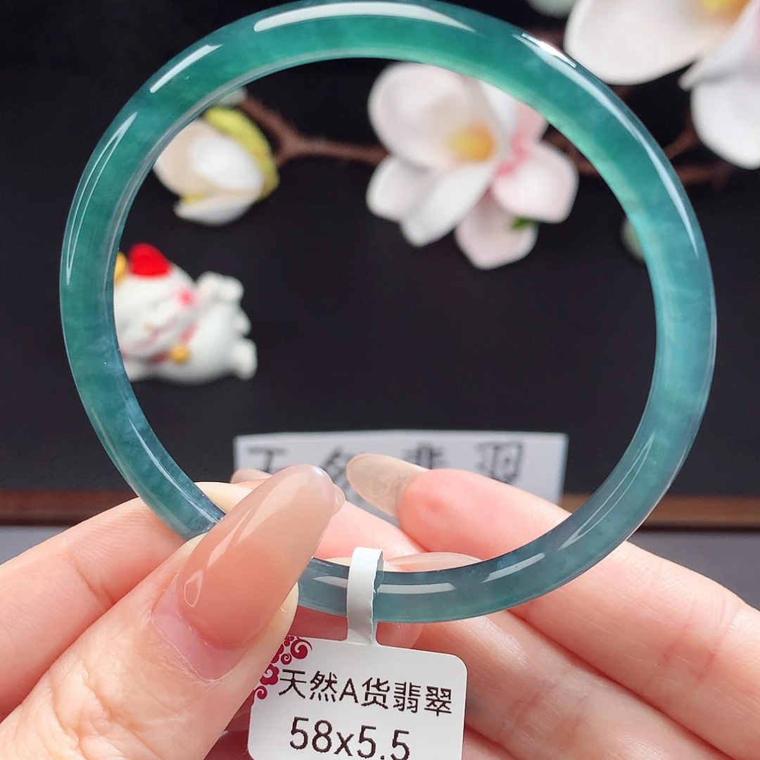 翡翠手镯（圆镯）未镶嵌