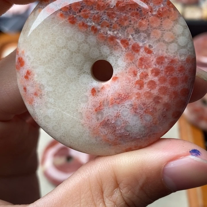 硅化玉颈饰未镶嵌代*词